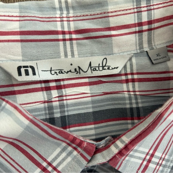 Travis Matthew Red and Grey button up Sz Extra Large - Picture 2 of 10